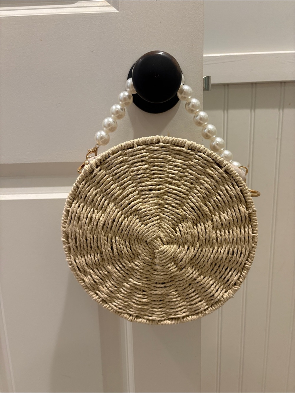 Pearl-Accented Round Straw Crossbody Bag in Natural